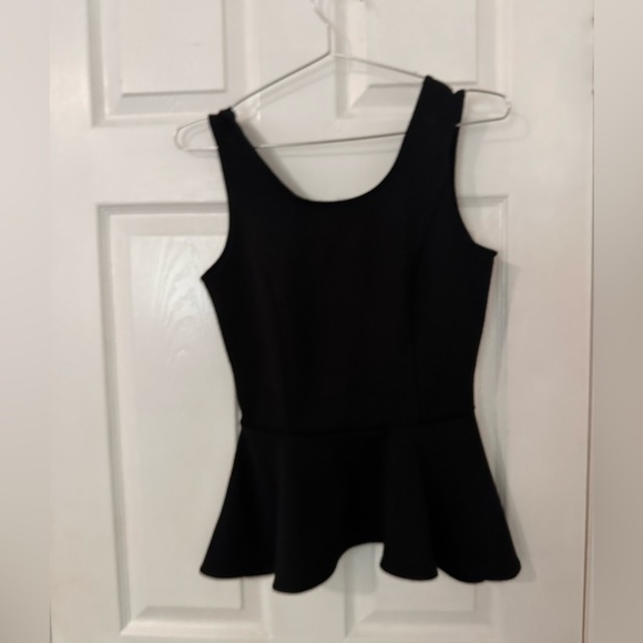 Haut Peplum Wet Seal Taille 1X - Neuf Avec étiquettes (NWT) - Multicolore Sans Manches